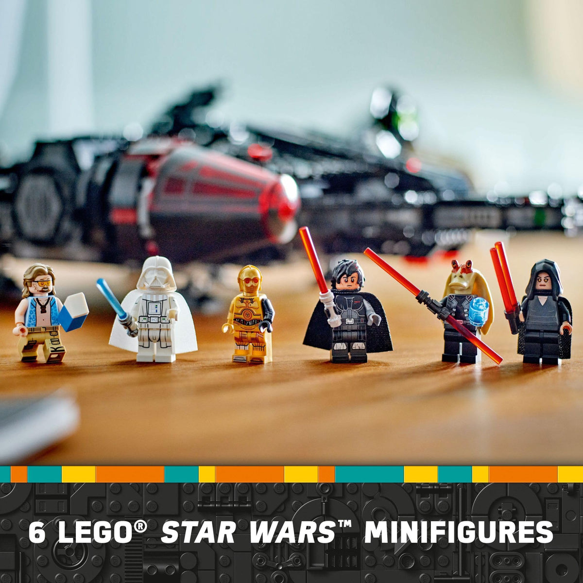 Buildable Starship Toy Set with 6 Minifigures V491705